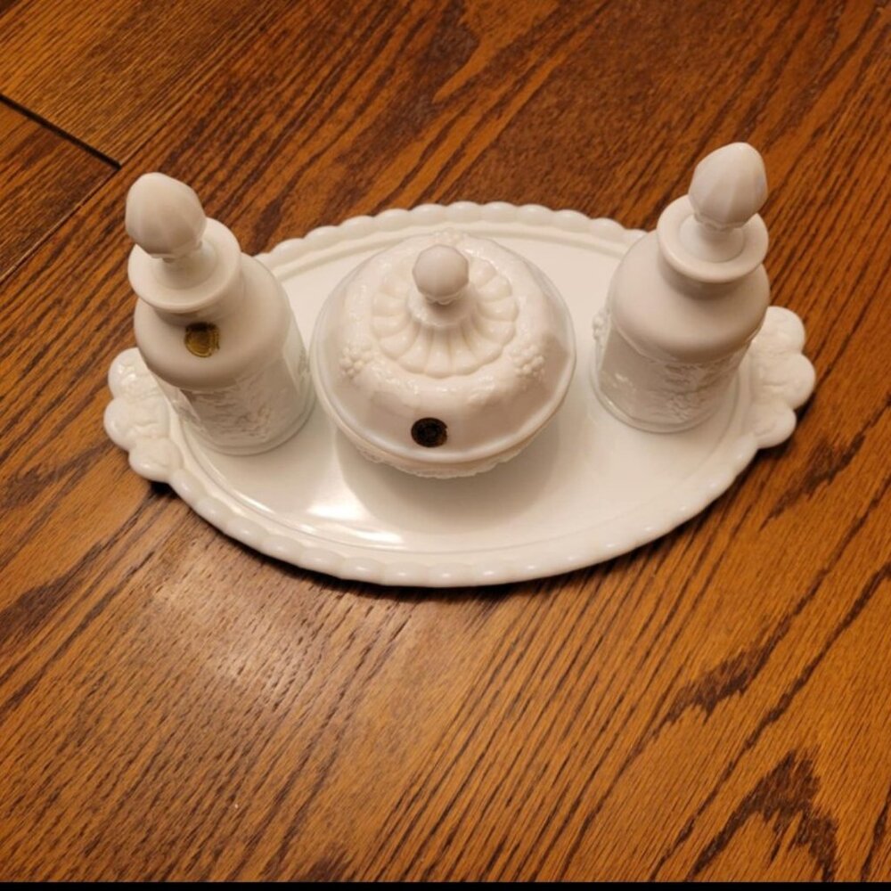 Westmoreland vanity set